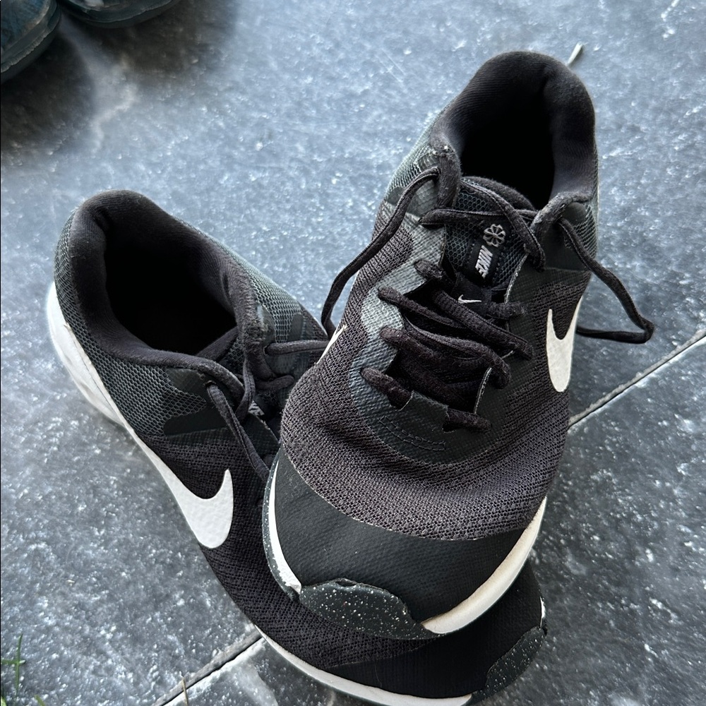 Nike Black and White Running Shoes